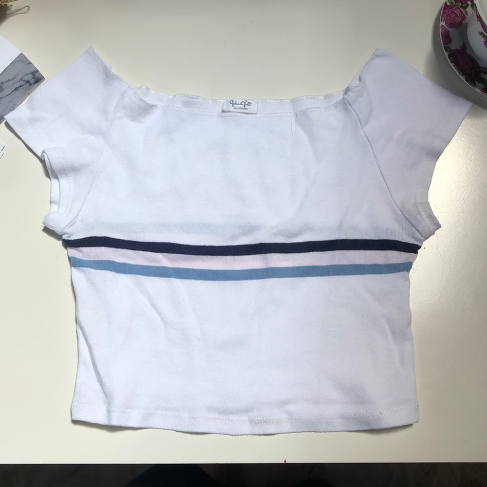 cropped shirt with simple stripe